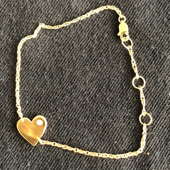 Jennifer Zeuner "Mia" 1/2" Heart Bracelet - Picture 1 of 3